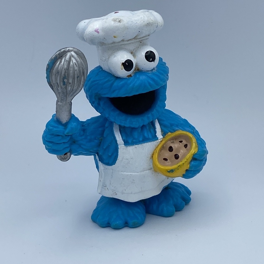 Hasbro Sesame Workshop 2012 Cookie Monster Baker 3.5" PVC Figure Cake Topper